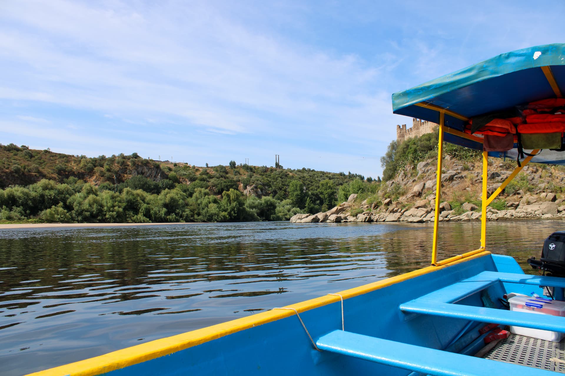 Crossing the Tagus by boat to Almourol Castle